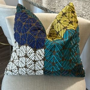 West Elm decorative pillow and pillow insert 20x20.